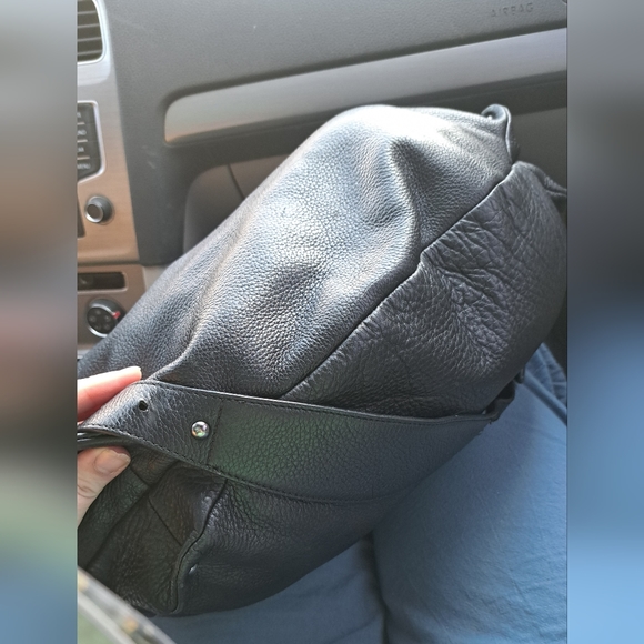 Kenneth Cole New York • Black Leather Oversized Bag Hobo Silvertone Stud Handle - Picture 5 of 13